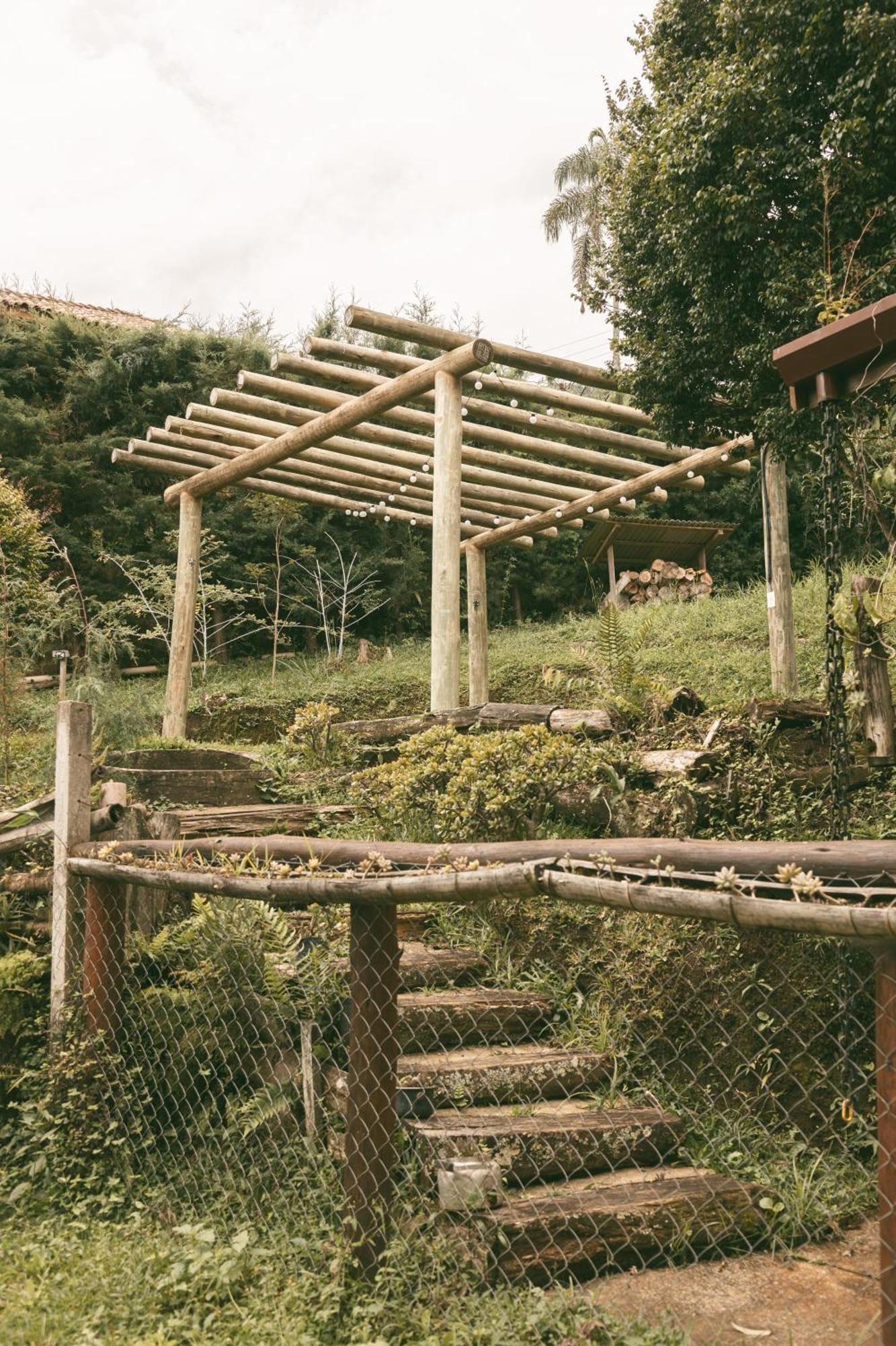 サン・ベント・ド・サプカイー Casa Pedacinho De Ceu Com Banheira De Hidromassagem E Lareiraヴィラ エクステリア 写真